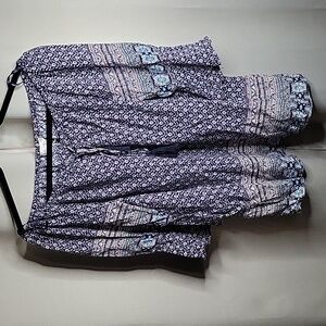 🌴 Bailey and Chloe Top Boho Black with All Over Design Bell Sleeves Tassel Tie